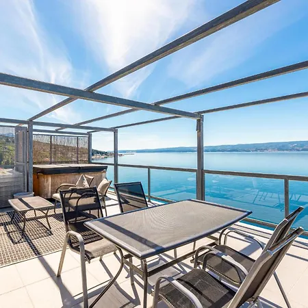 Apartmán 2 Bedroom Awesome In Krilo